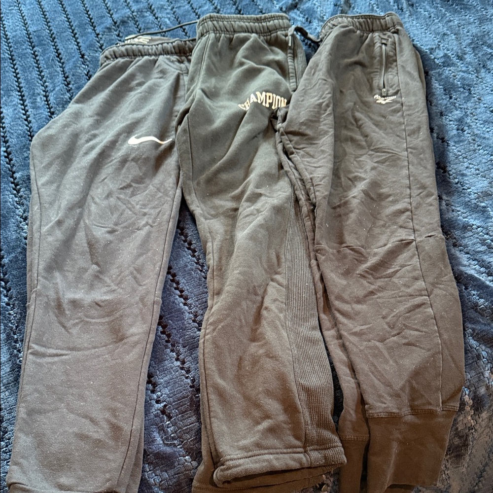 Men’s sweatpants bundle 🌲